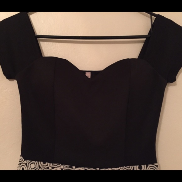 Fun print Black and White skater Dress - Picture 2 of 4